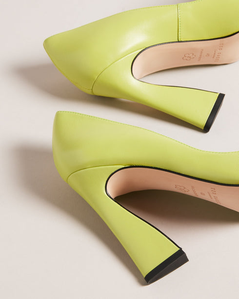 TEYMA-Shoes-Put your best put forward in TEYMA. Featuring a modern chunky heel and flattering pointed toe, these heels stand out in a crowd. Simple, yet unexpected.By purchasing this product, you are supporting responsible leather manufacturing through the Leather Working Group. Court shoes Geometric heel Closed pointed toe Leather Slip on Heel height: 10.5cm- Ted Baker Romania